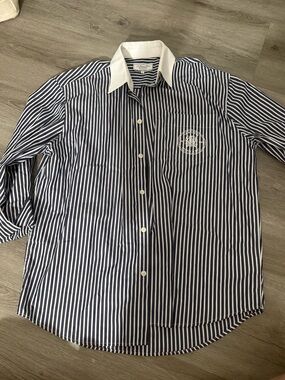 Sporty & rich button up